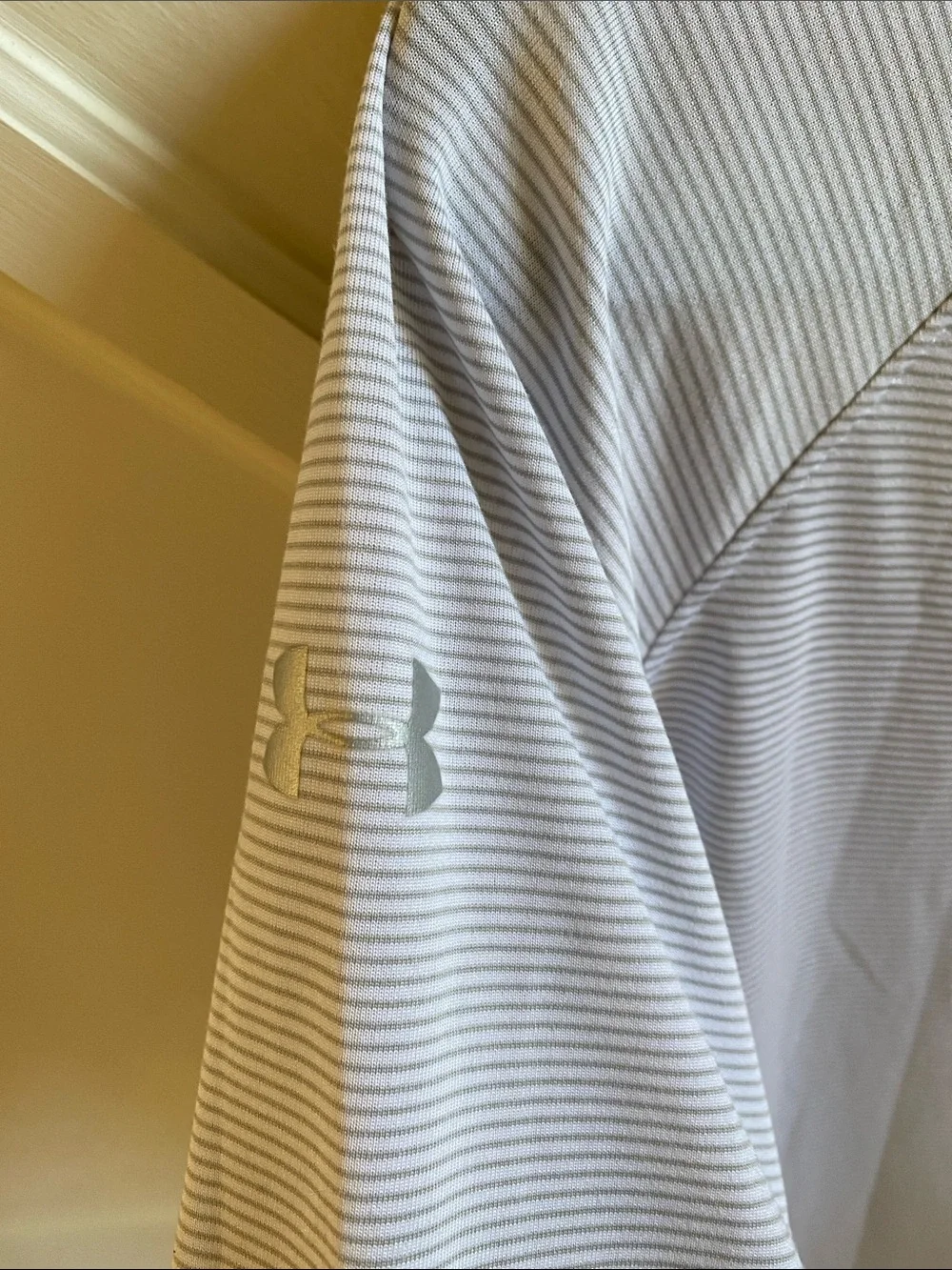 UNDER ARMOUR Tech Stripe Shirt